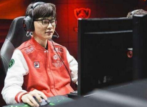 他在防守端 他在防守端